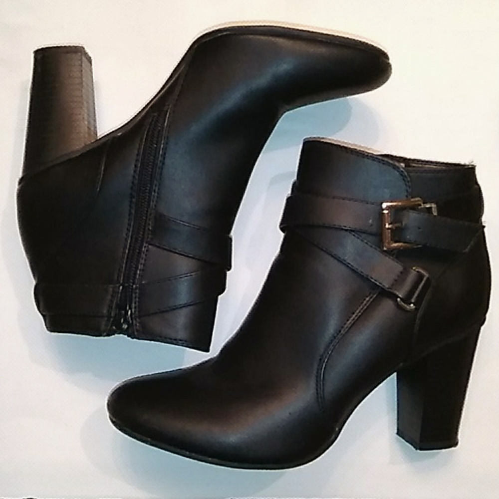 Merona bootie with heels